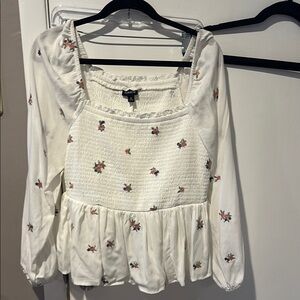 NWOT Torrid Cream Floral Peplum Blouse